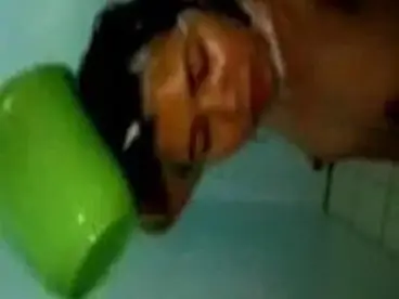 Dokumentasi Tante Cantik Live Bersantai Kasur Mandi poster