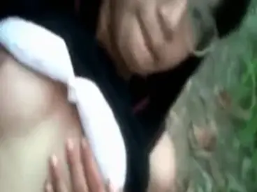 Gadis Kacamata Cantik Pasrah Goyang Kasur Outdoor poster