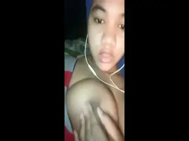 Ukhti Hijab Biru Semok Cantik Pasrah Kasur poster