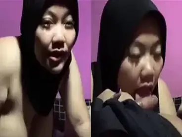 Ukhti Hijab Semok Cantik Pasrah Posisi Doggy poster
